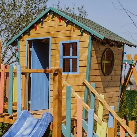 A Frame Pool House Novi Ledinci